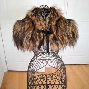 Aritzia Little Moon Nathan's Collar